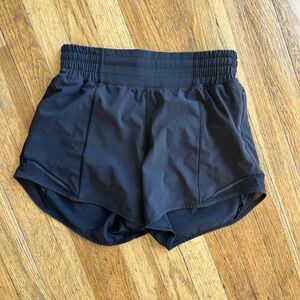 Lululemon Hotty Hot High-Rise Lined Short 4" Size 2